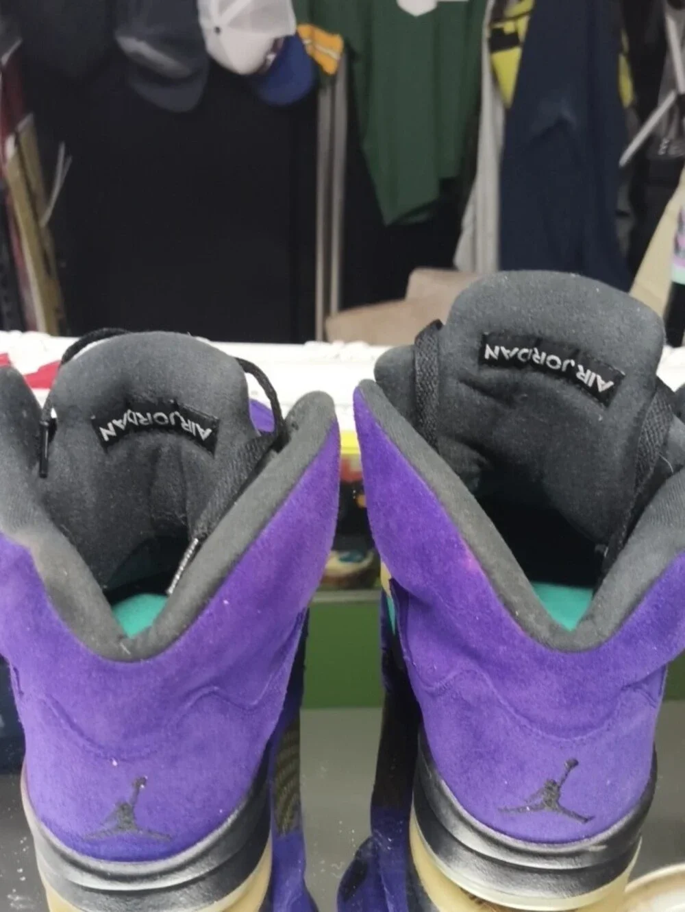 Men's 12 vibrant purple suede Nike Air Jordan 5 Retro 'Alternate Grape.